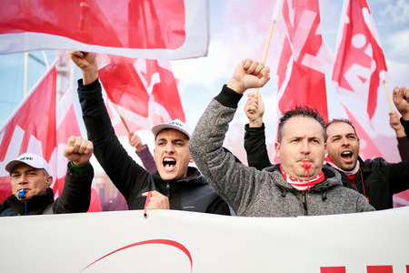 Demo der Bauarbeiter in Lausanne (Foto: Manu Friederich)