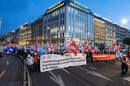 Le proteste continuano: anche a Ginevra i lavoratori edili hanno incrociato le braccia! (foto: Thierry Porchet)
