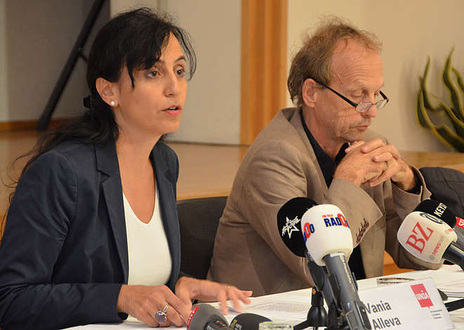Vania Alleva e il responsabile della comunicazione di Unia Pepo Hofstetter alla conferenza stampa sul caso di Zurigo del 16 settembre 2016  