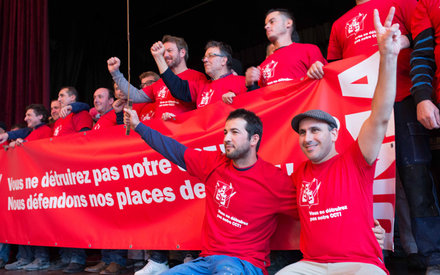 Lavoratori dei rami affini all'edilizia nella Svizzera romanda lottano per il loro CCL