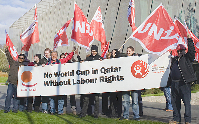Manifestazione per i diritti dei lavoratori negli stadi per i Mondiali in Qatar