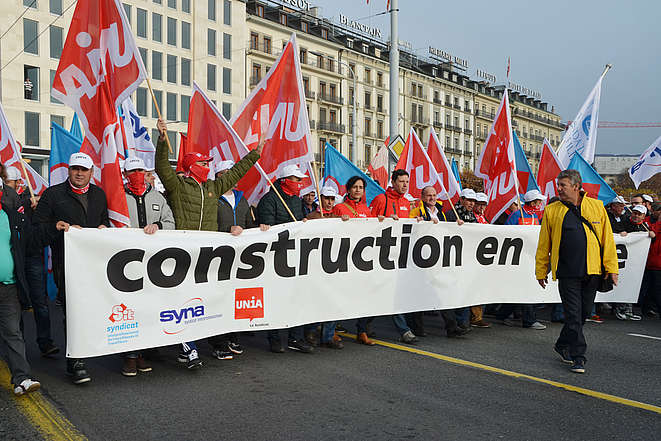 Über 3000 Bauarbeiter protestieren in Genf...