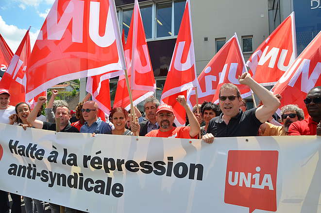Manifestazione contro il licenziamento anti-sindacale.