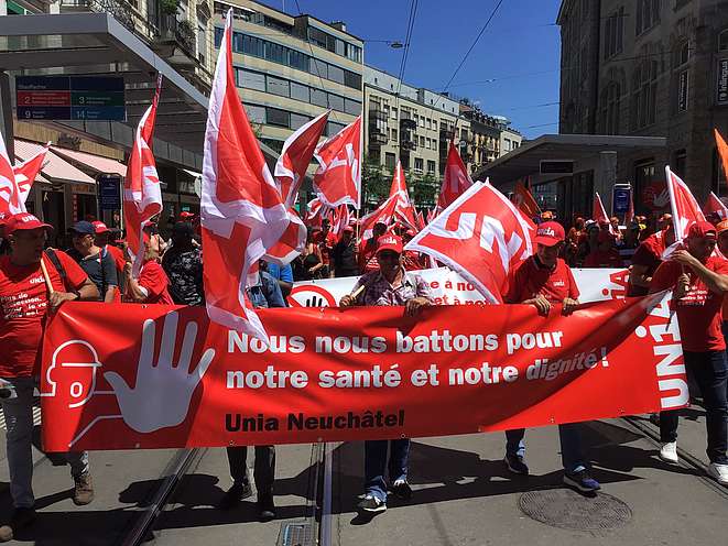 Plus de 15'000 maçons combattifs manifestent à Zurich