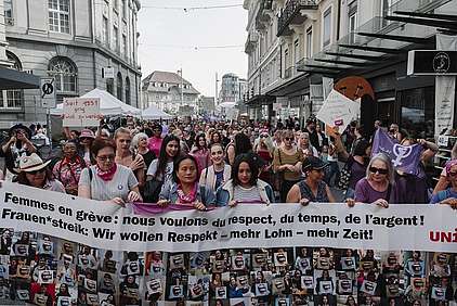 Demonstration zum Frauenstreik in Biel