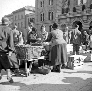 Marktverkäuferin in Bern (Staatsarchiv Bern)
