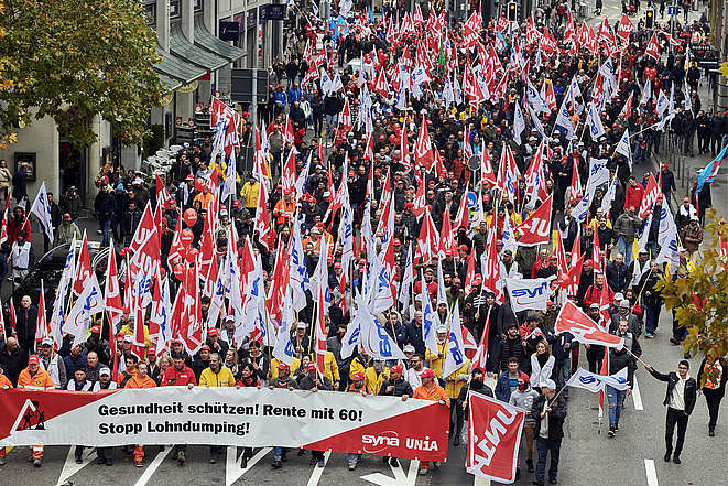 Demo-Zug der Bauarbeiter in Zürich