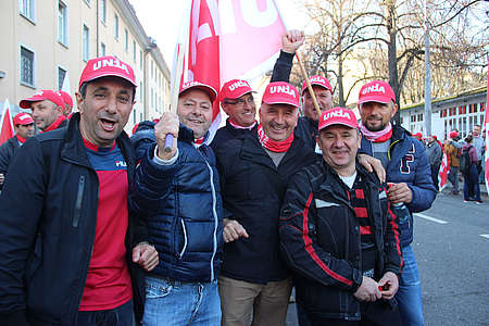 3000 lavoratori edili partecipano alla giornata di protesta della Svizzera tedesca