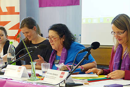 Ursula Mattmann, Präsidentin der Unia Frauen und der Unia Delegierten Versammlung, leitete durch die Konferenz-