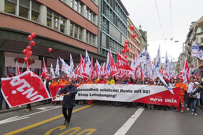 Bauarbeiter-Demo durch Zürich