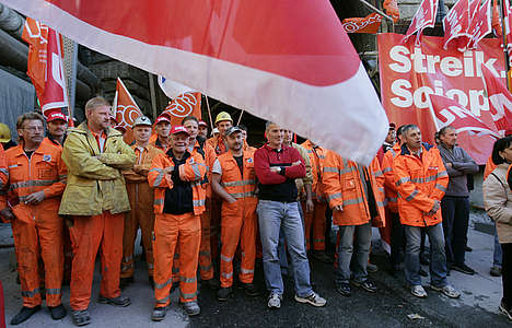 Bergleute im Streik für den Landesmantelvertrag im Baugewerbe, NEAT-Baustelle Faido, Oktober 2007