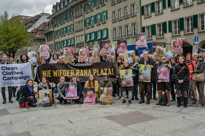 Die Aktivist:innen versammelten sich auf dem Bundesplatz in Bern