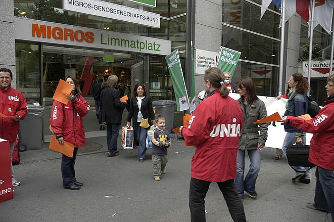 Aktion vor Migrosfiliale in Zürich