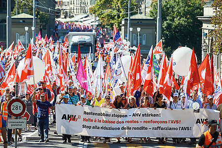 20&#039;000 kamen an die Demo für eine sichere AHV am 10. September 2016 in Bern