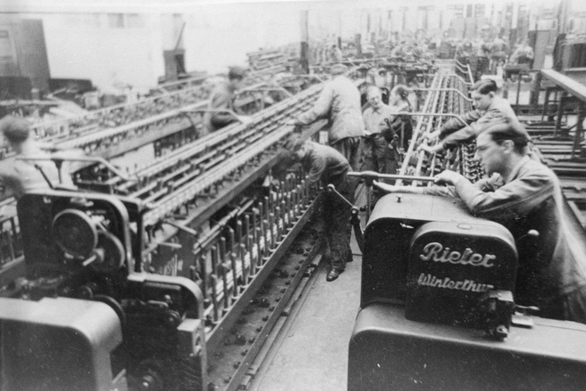 Historisches Bild der Produktion bei Rieter