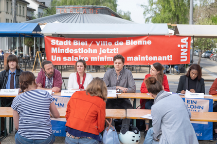 Le comité d'initiative biennois lance l'initiative «Un salaire pour vivre. Pour un salaire minimum à Bienne».