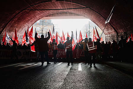 4000 Bauarbeiter versammeln sich am Montag, 5. November, in Lausannes