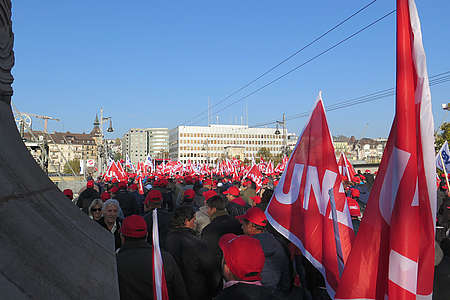 Plus 4000 maçons vaudois manifestent à Lausanne
