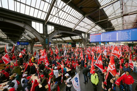 Giornata di protesta a Zurigo (Foto: Manu Friederich)