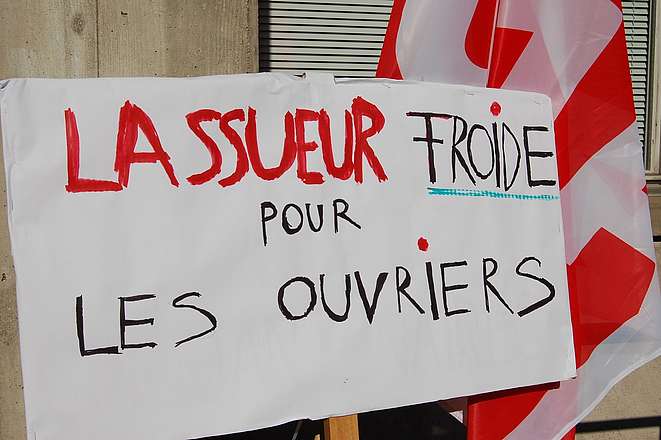 Pancarte de protestation chez Lassueur