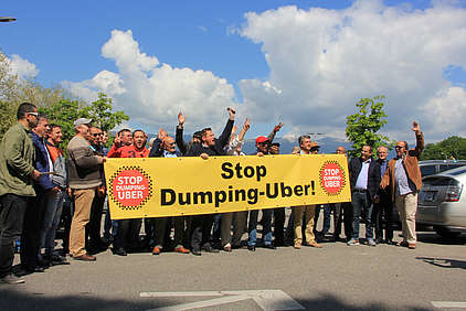 Azione di protesta dei autisti Uber a Ginevra