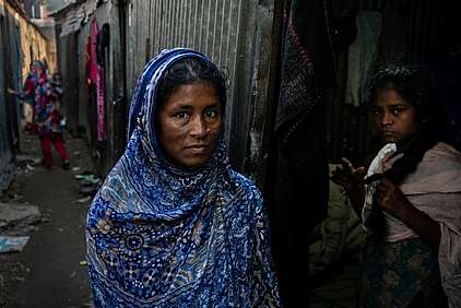 Une travailleuse de l'industrie textile au Bengladesh